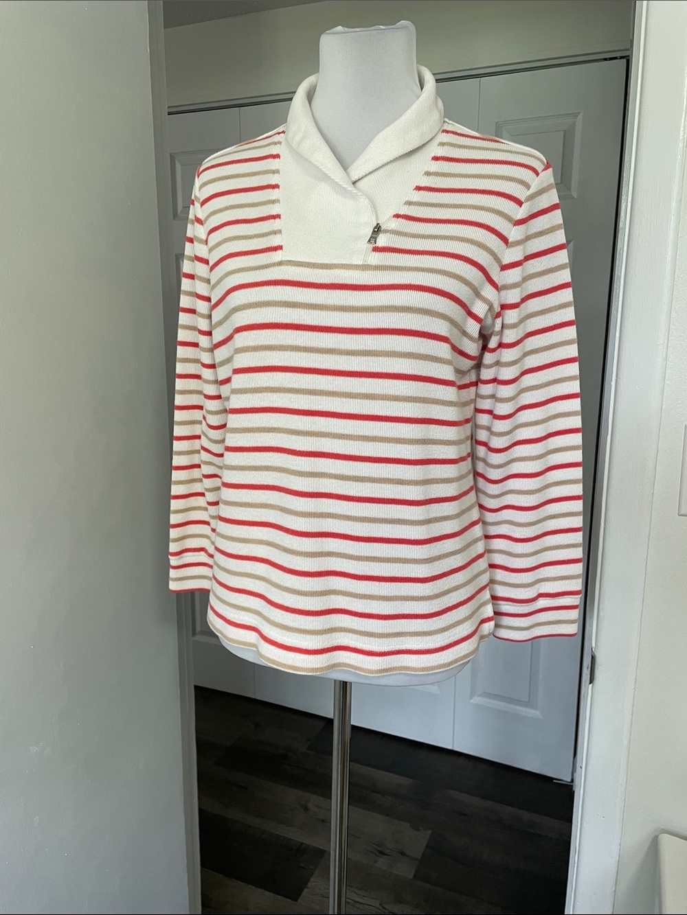 Croft and Barrow Striped Zip Shawl Collar Pullover - Cream & Coral PM Great Cond
